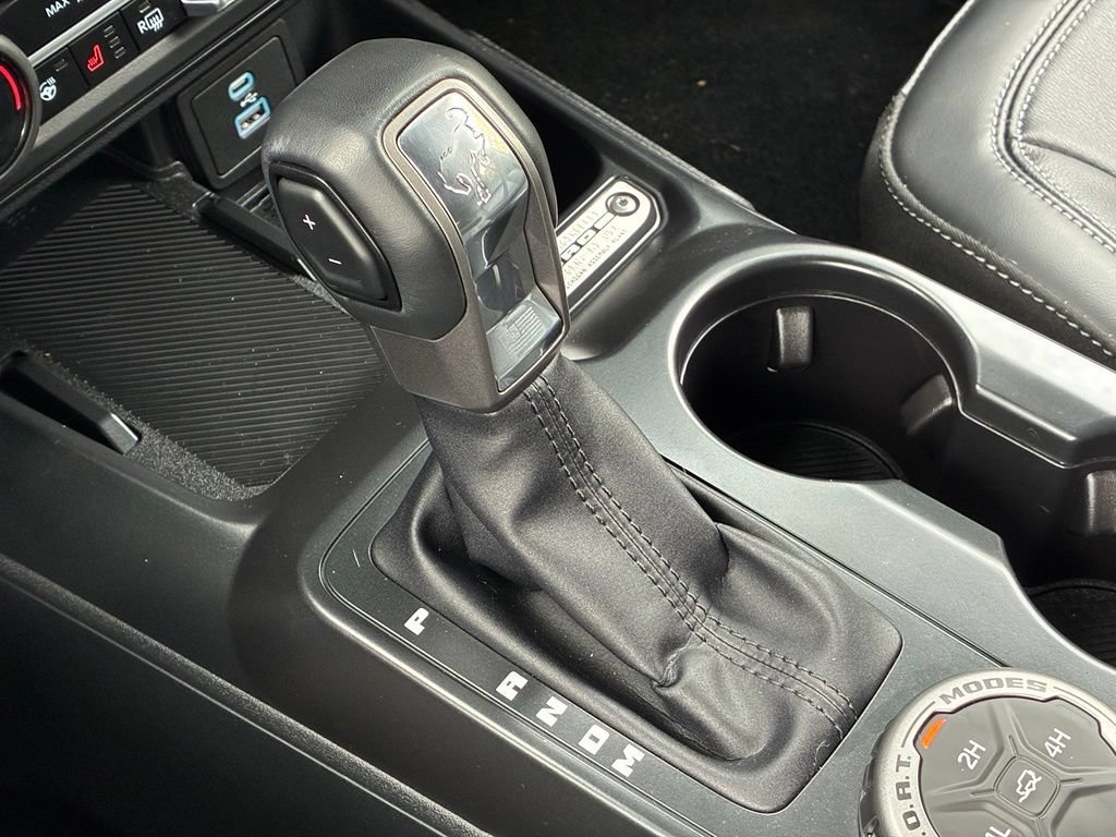 Used 2025 Green Ford Outer Banks image 27