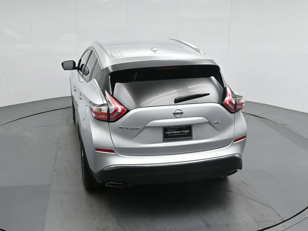 Used 2016 Silver Nissan SL image 37