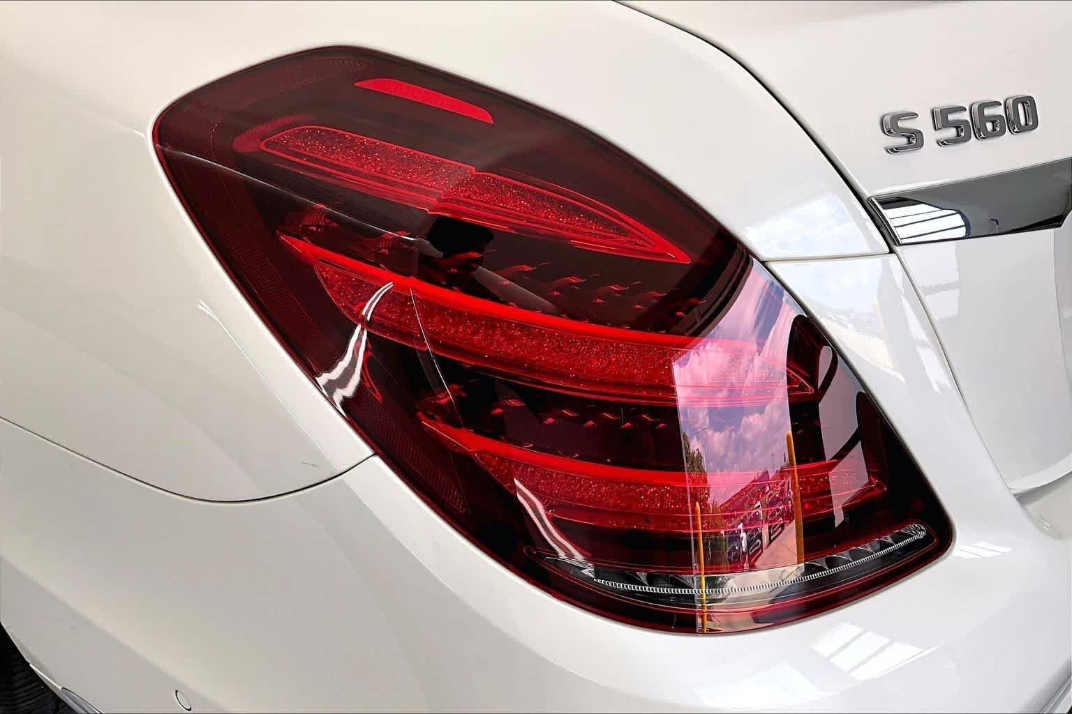 Used 2019 designo Diamond White Mercedes-Benz S 560 image 25