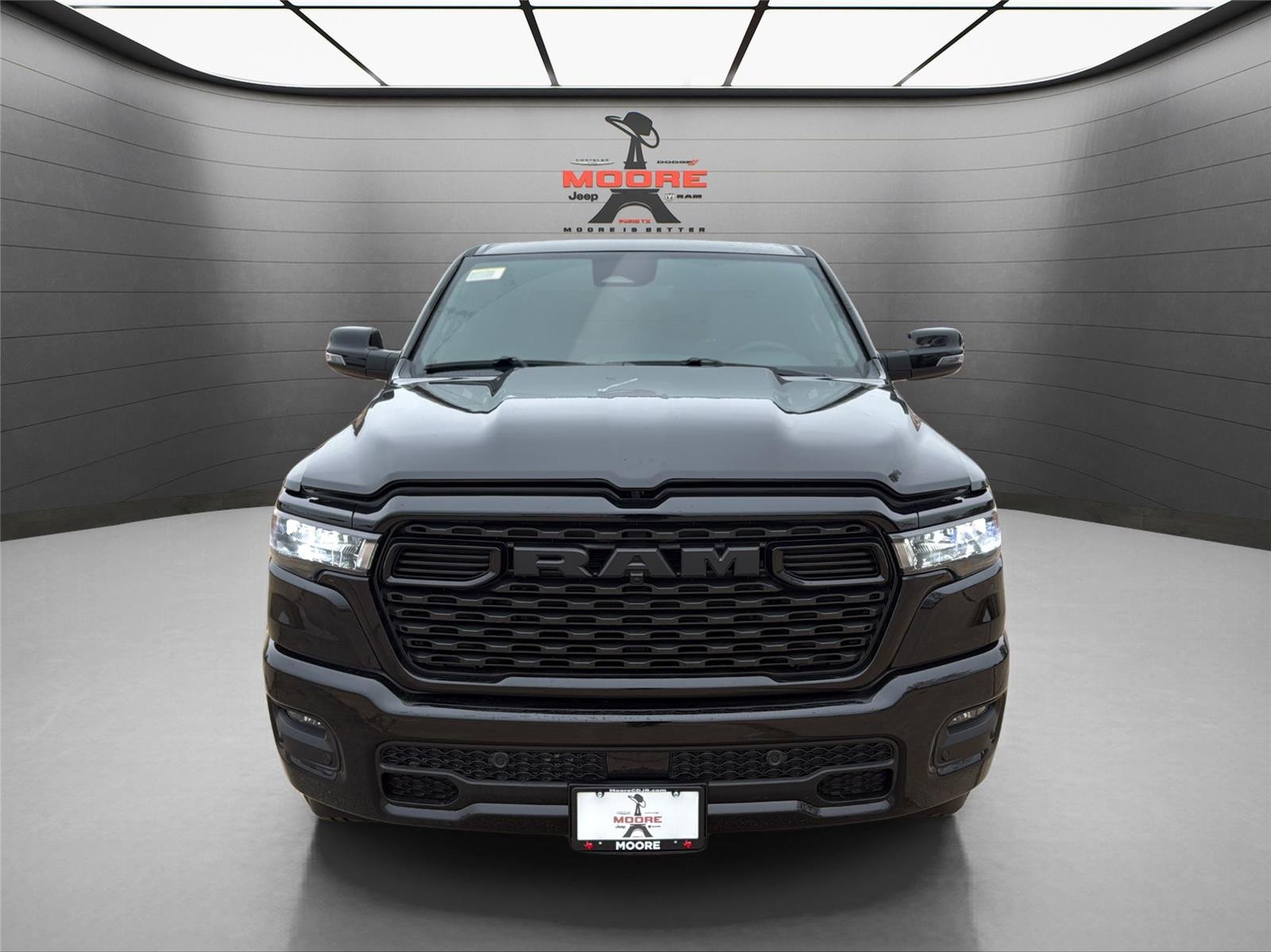 New 2026 Diamond Black Crystal Pearl-Coat Exterior Paint RAM Lone Star image 9