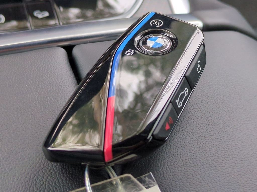 New 2026 Mineral White Metallic BMW Label image 28