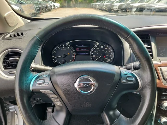 Used 2016 Silver Nissan SL image 24