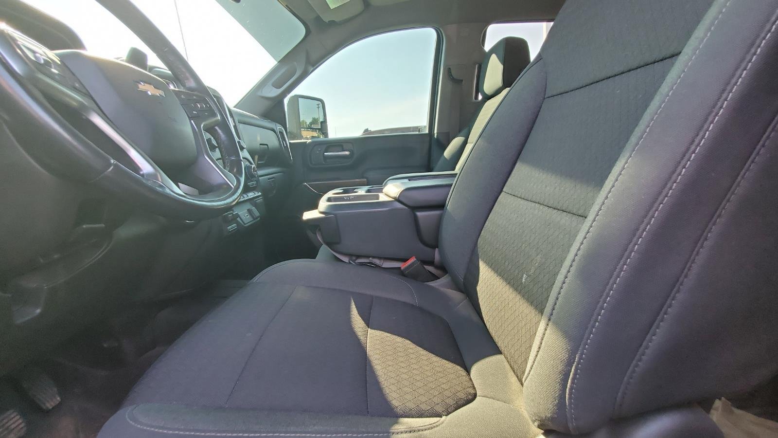 Used 2021 SUMMIT WHITE Chevrolet LT image 3