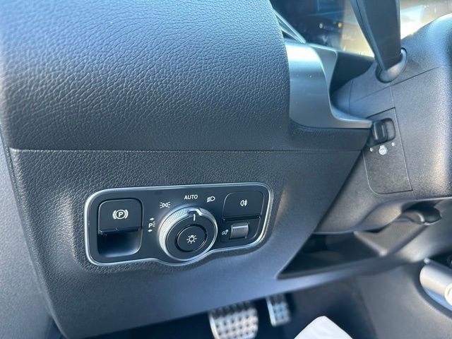 New 2026 MANUFAKTUR Alpine Grey Mercedes-Benz AMG® GLB 35 4MATIC® SUV image 17