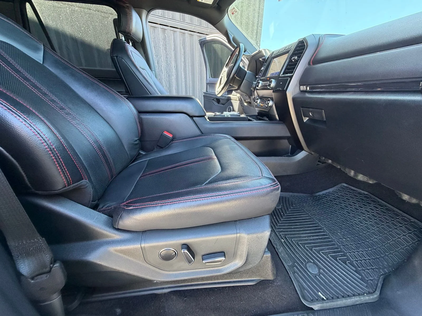 Used 2020 White Ford Limited image 19