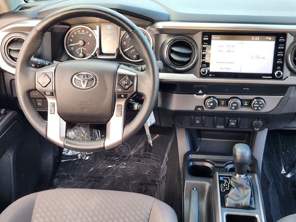 Used 2022 Gray Toyota SR5 image 25