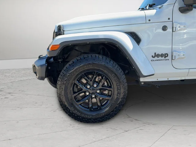 Used 2022 Bright White Clearcoat Jeep Sport image 26