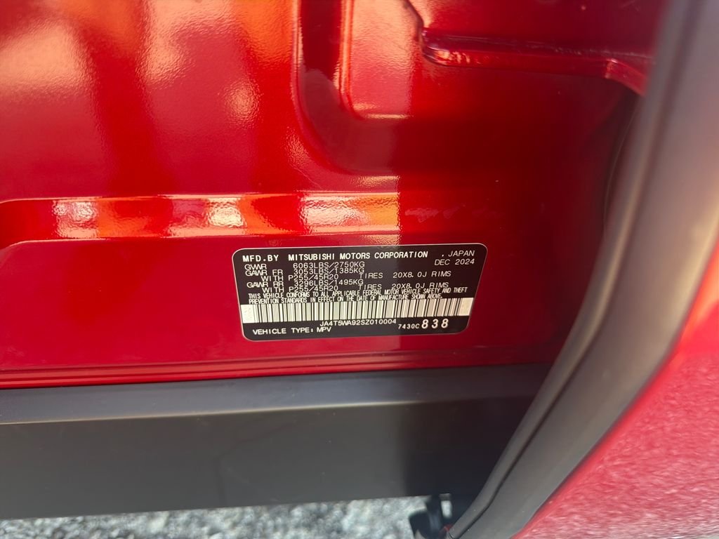 Used 2025 Red Mitsubishi SEL Black Edition image 25