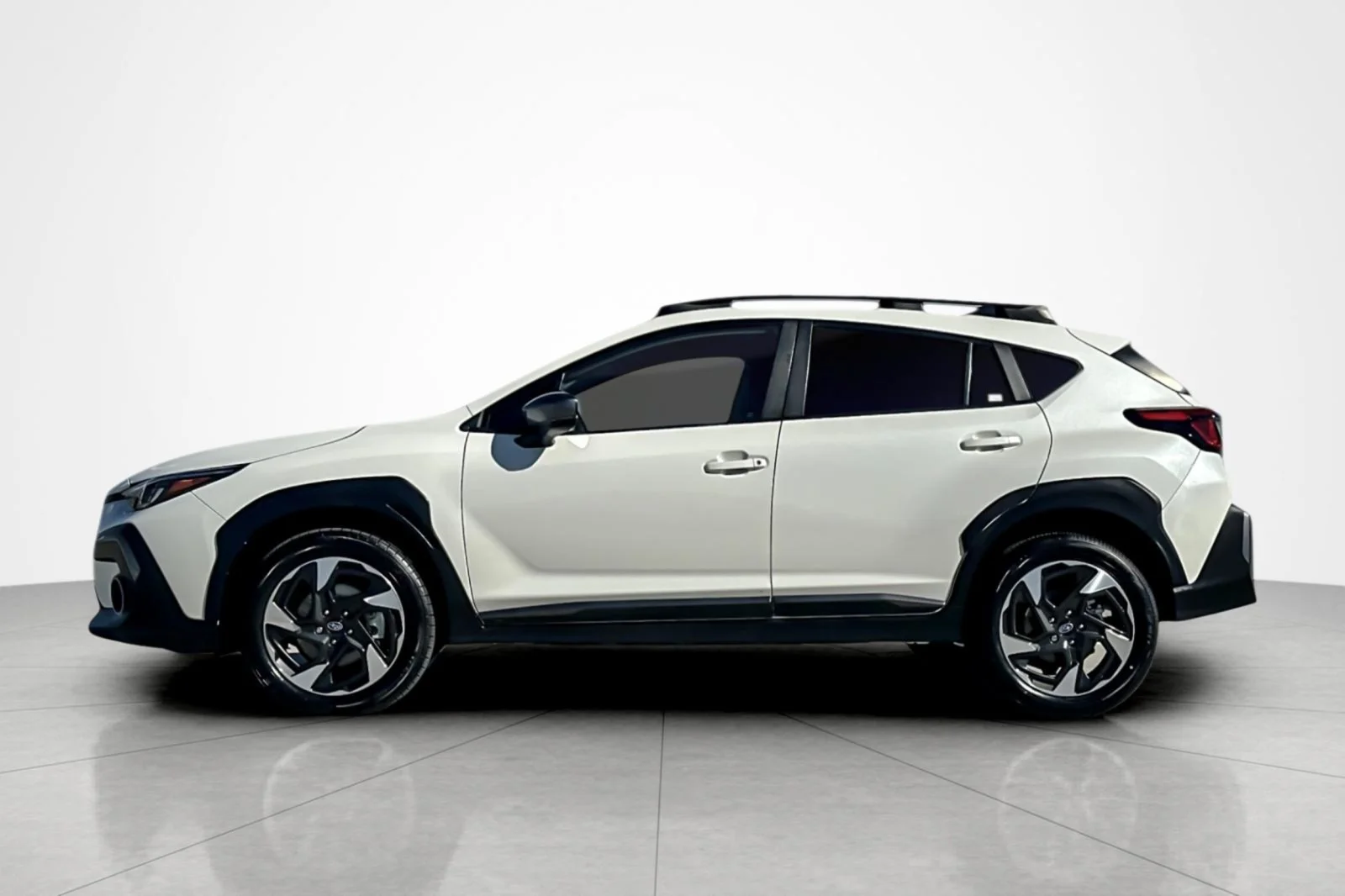 Used 2024 Crystal White Pearl Subaru Limited image 2