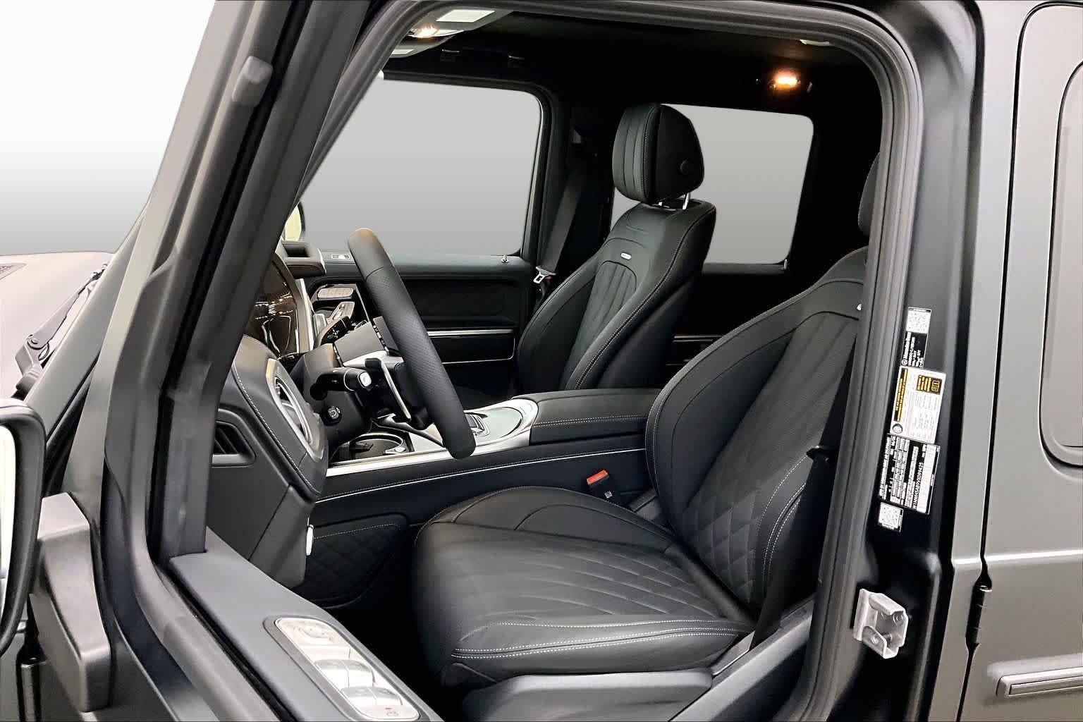 New 2027 MANUFAKTUR Night Black Magno Mercedes-Benz AMG® G 63 image 9