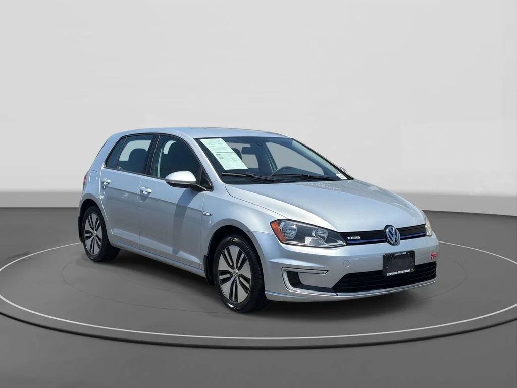 Used 2016 Volkswagen e-Golf e-Golf SE with VIN WVWKP7AU5GW915478 for sale in Redondo Beach, CA