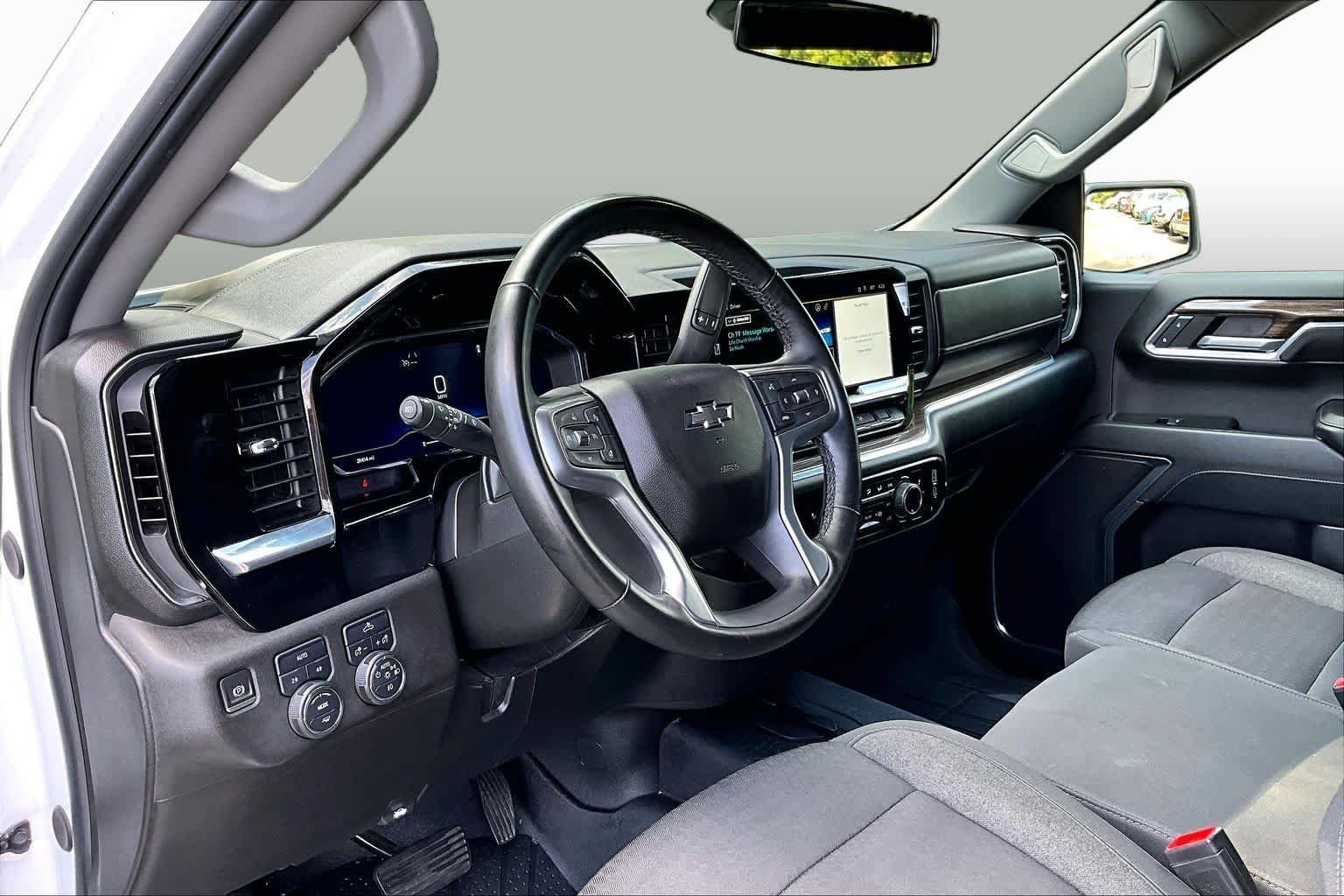 Used 2024 Summit White Chevrolet RST image 16