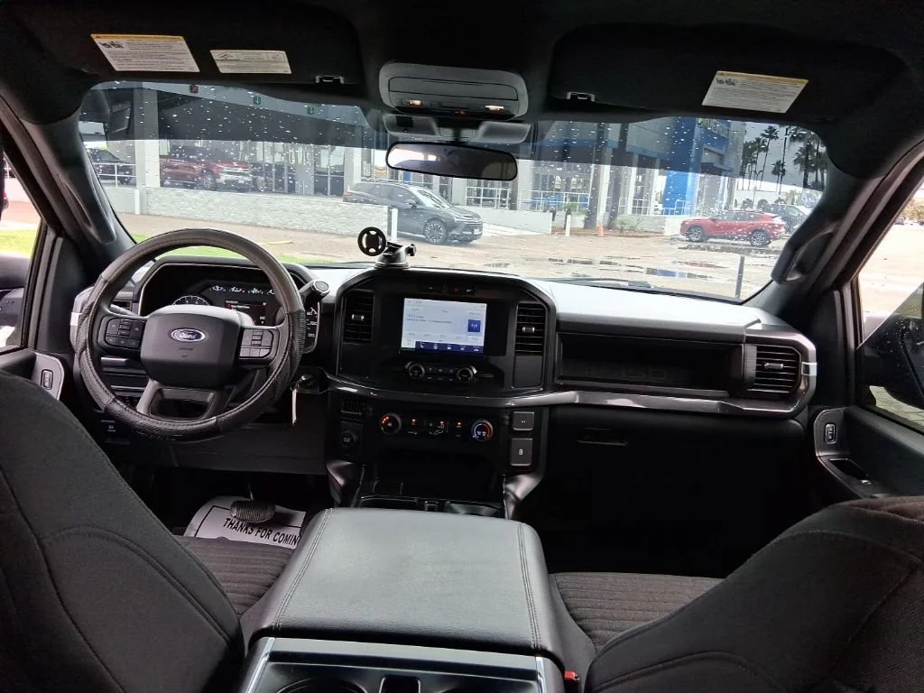 Used 2023  Ford XL image 12