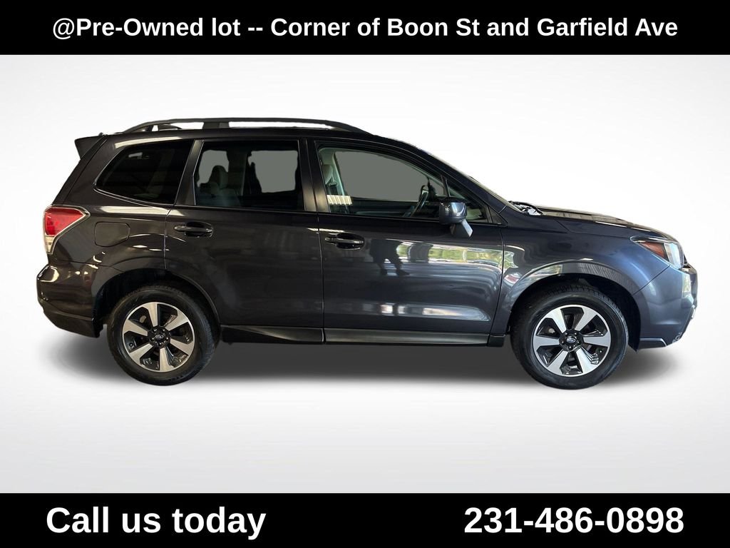 Used 2018 Gray Subaru 2.5i Premium image 6