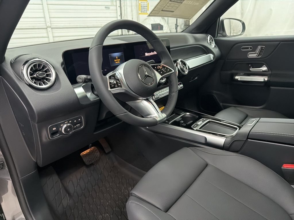 Used 2026  Mercedes-Benz GLB 250 image 12