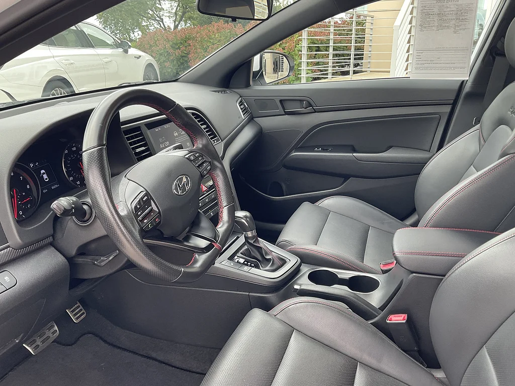 Used 2018 Ceramic White Hyundai Sport image 2