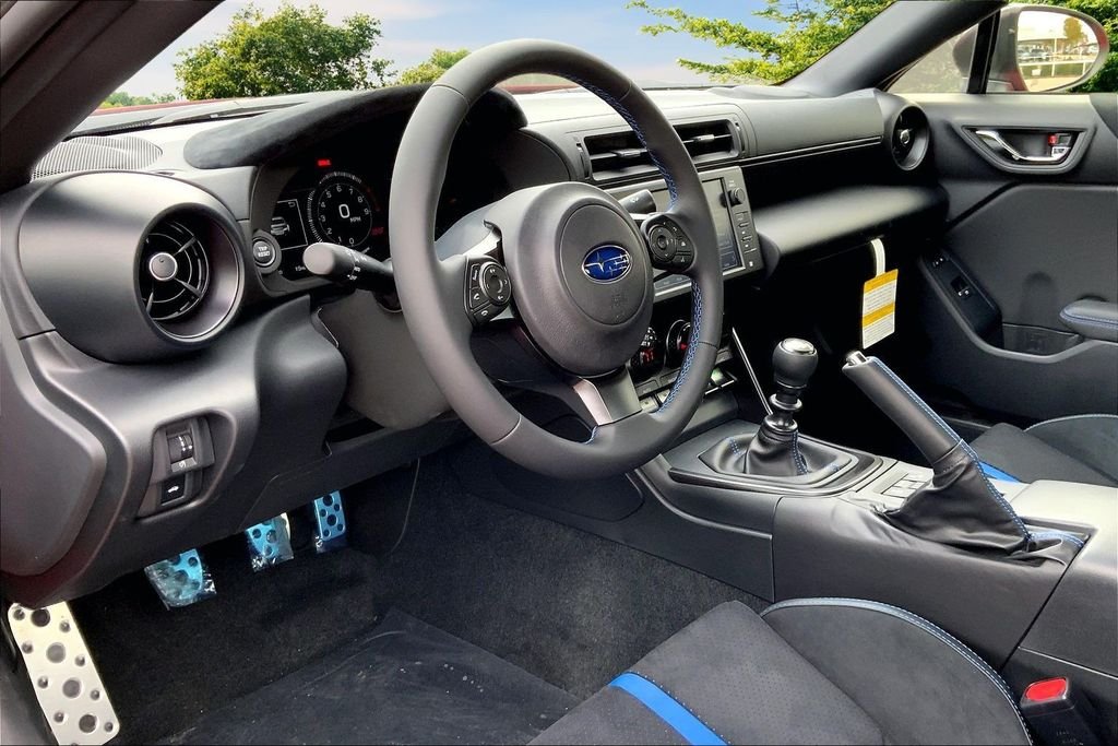 2025 Subaru BRZ tS - Photo 6