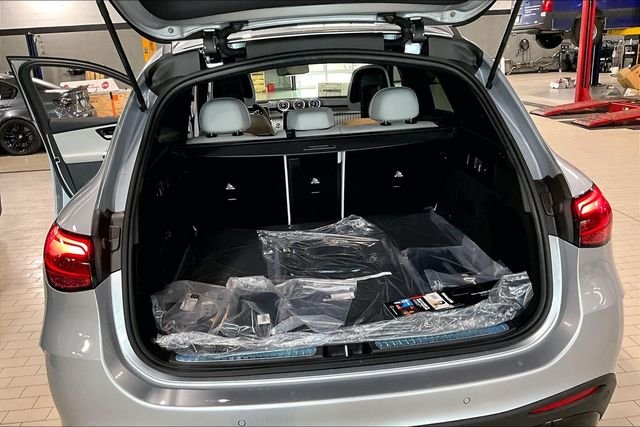 New 2026 Cirrus Silver Metallic Mercedes-Benz GLC 300 image 26