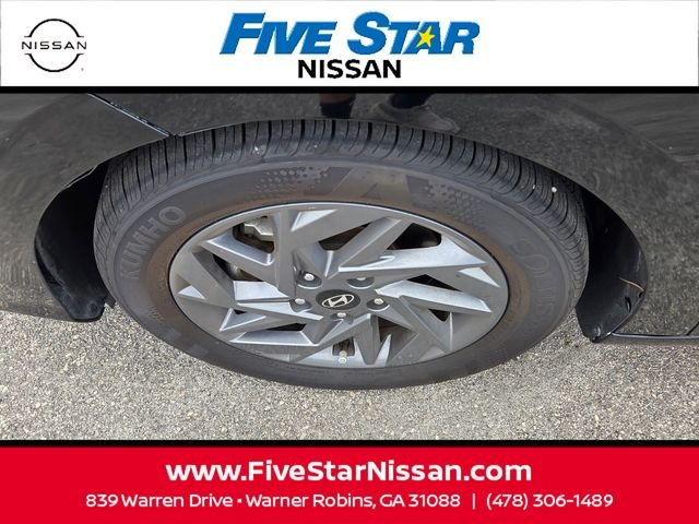Used 2024 Black Hyundai SEL image 15