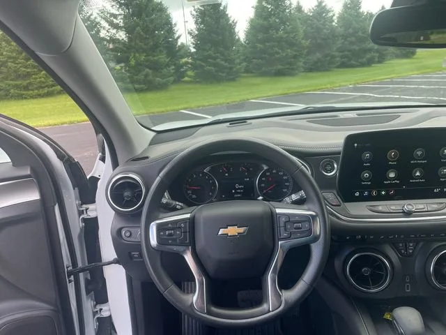 Used 2024 Summit White Chevrolet 2LT image 15