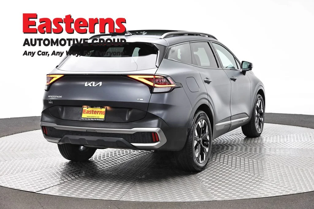 Used 2023 Gray Kia X-Line Prestige image 5