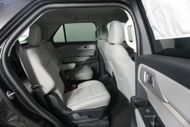 New 2026 Agate Black Metallic Ford Active image 28