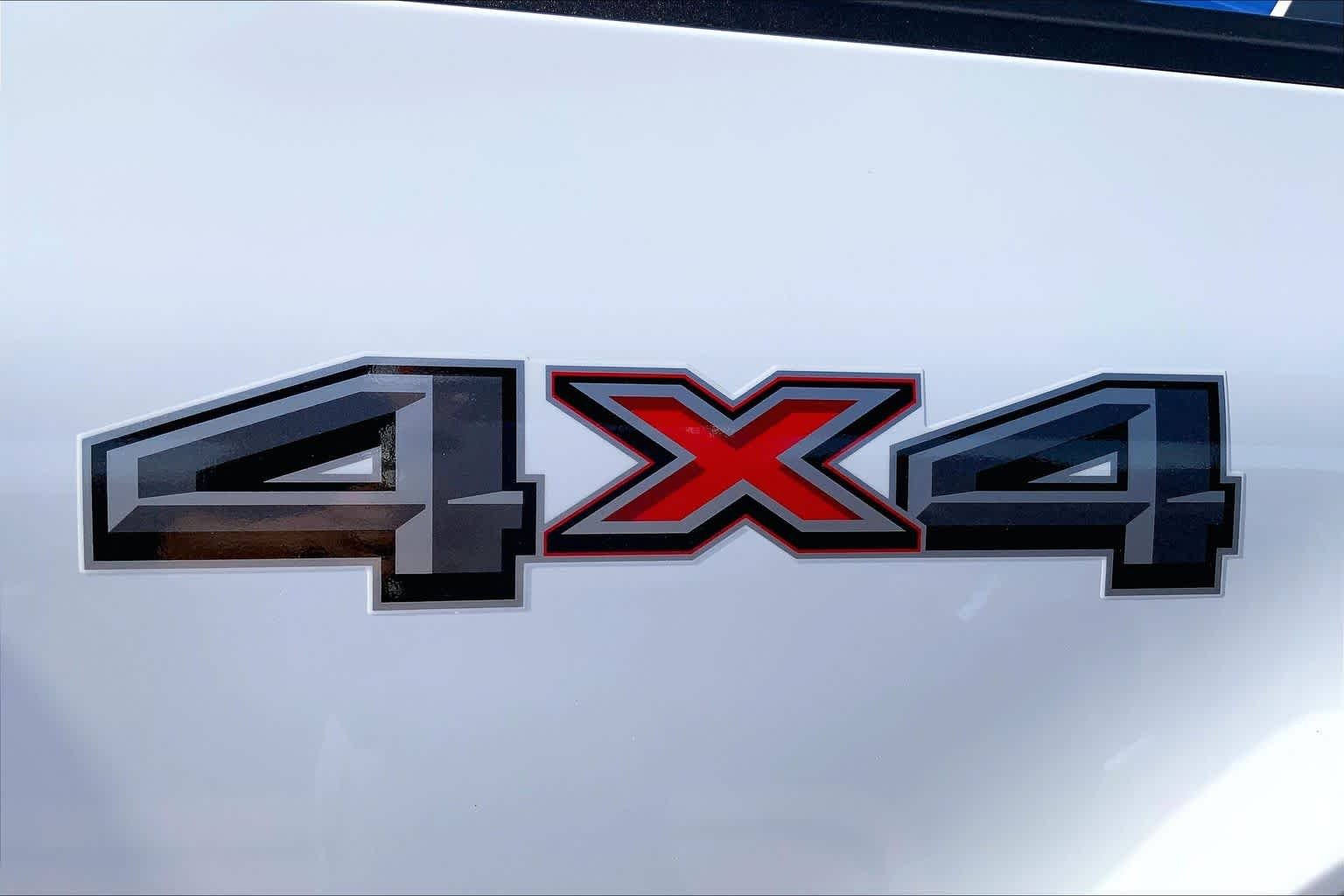 Used 2023 Oxford White Ford XLT image 10