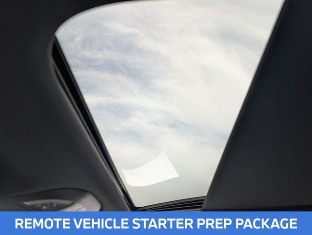 Used 2025 White Chrysler Limited image 18