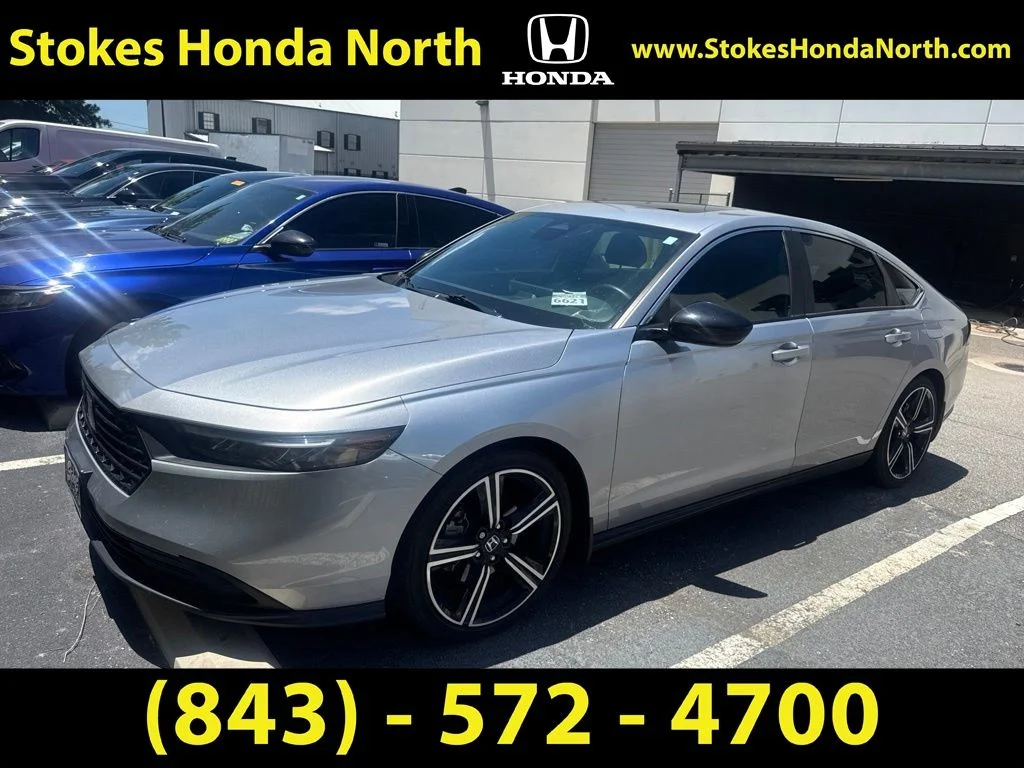 Used 2024  Honda Sport image 2