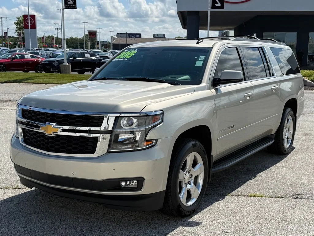 Used 2015 Gold Chevrolet LT image 3