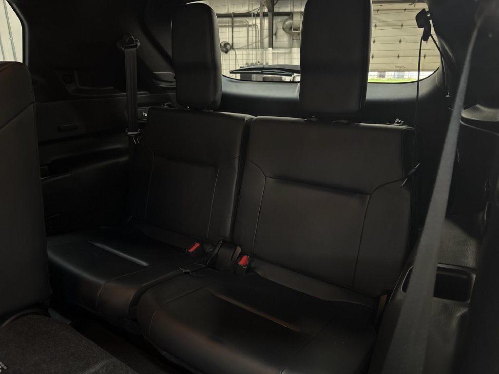 Used 2023 Gray Mitsubishi SE image 19