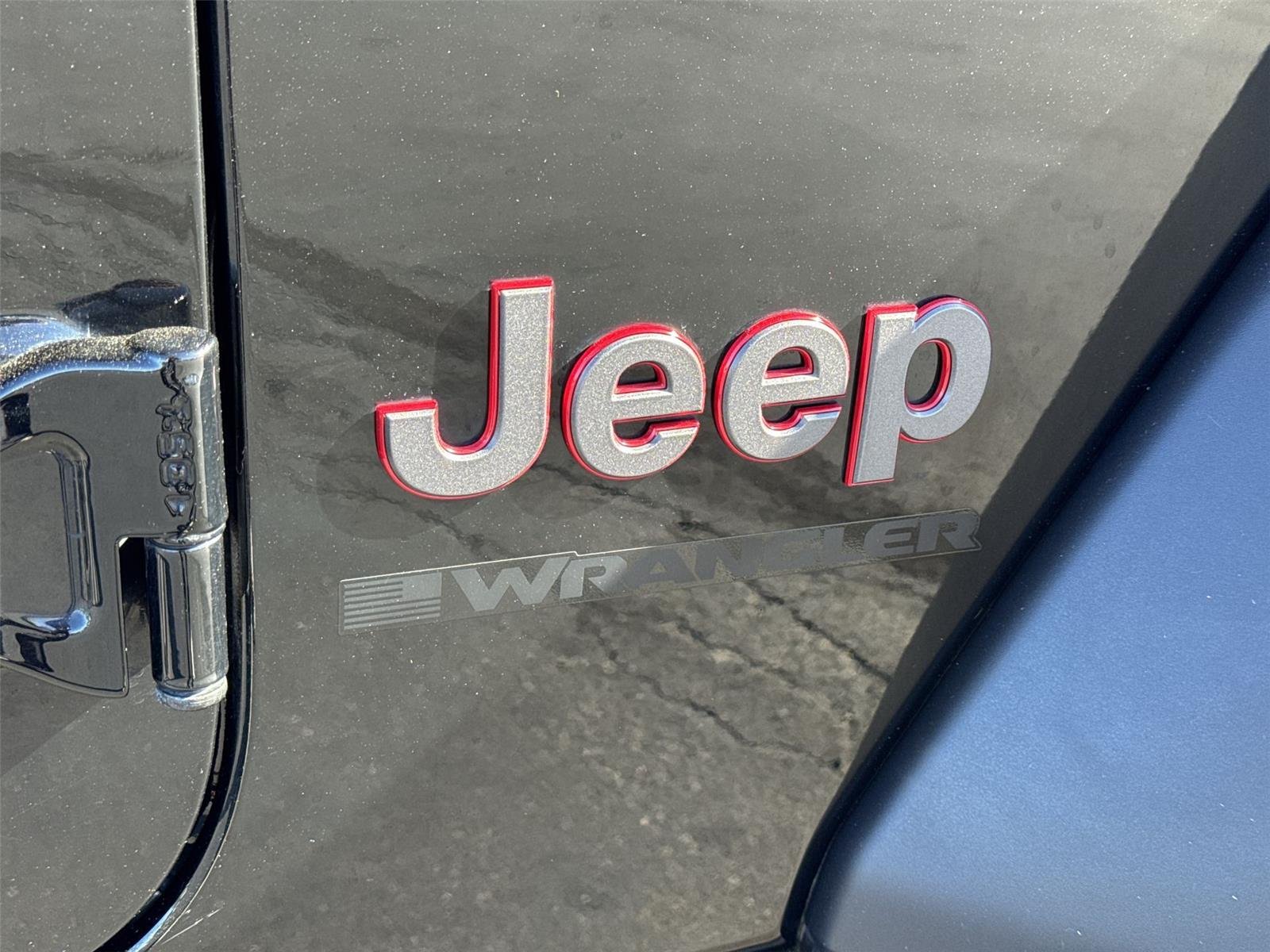Used 2023  Jeep Rubicon image 39