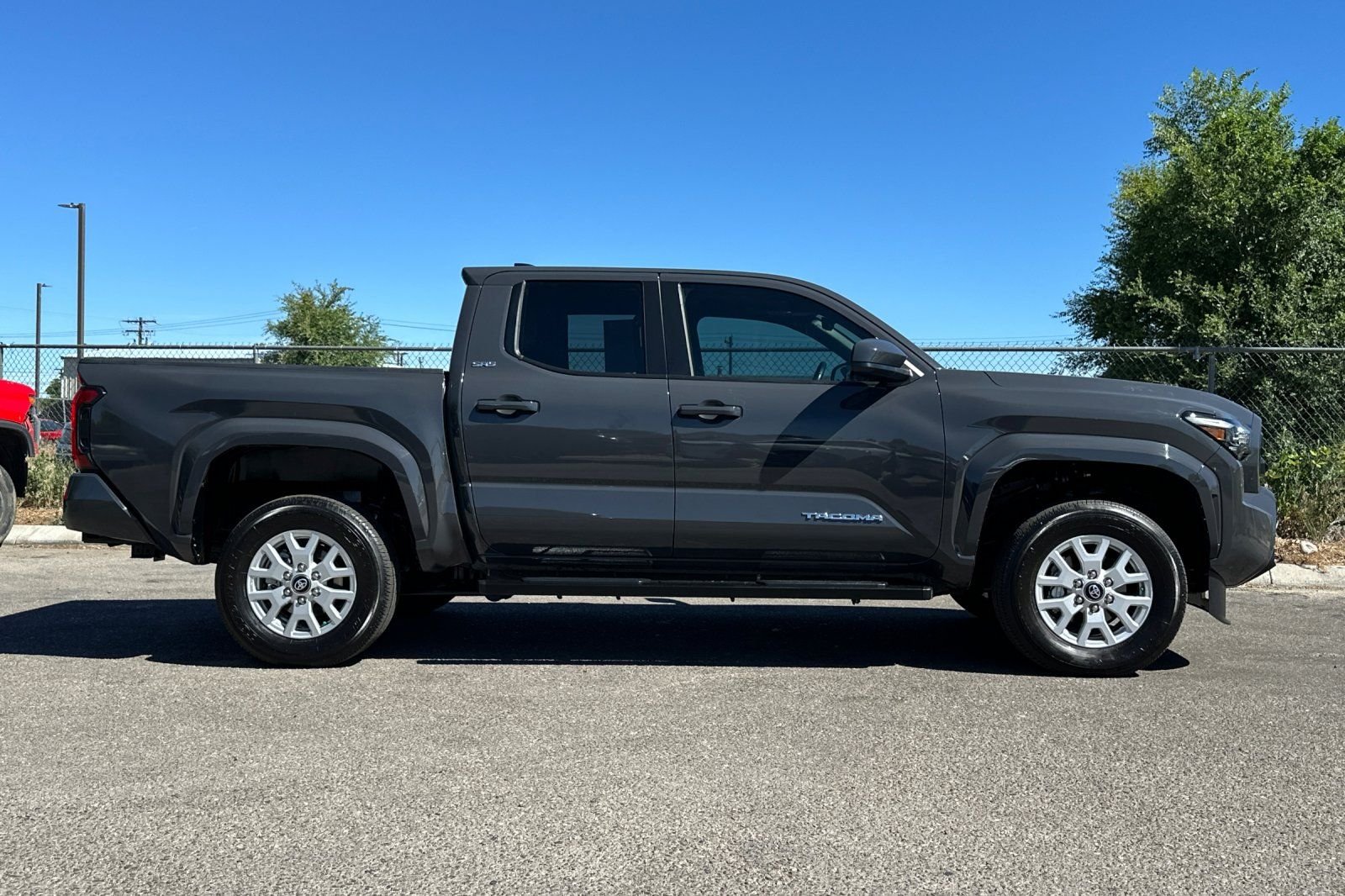 Used 2025  Toyota SR5 image 3