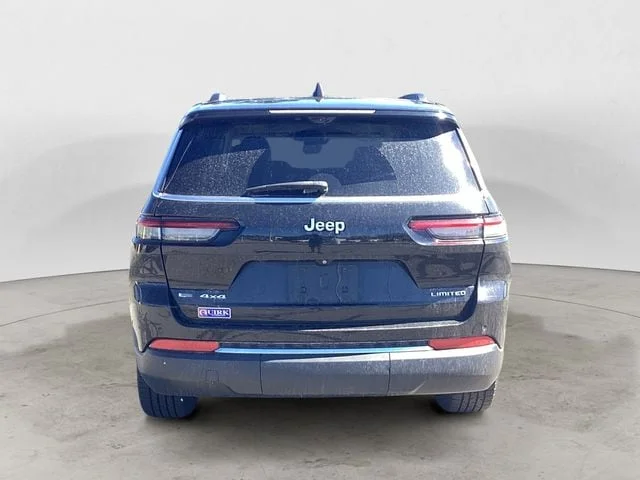 Used 2021 Diamond Black Jeep Limited image 4