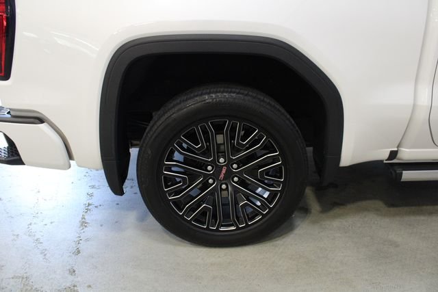 Used 2024 White GMC Denali image 27