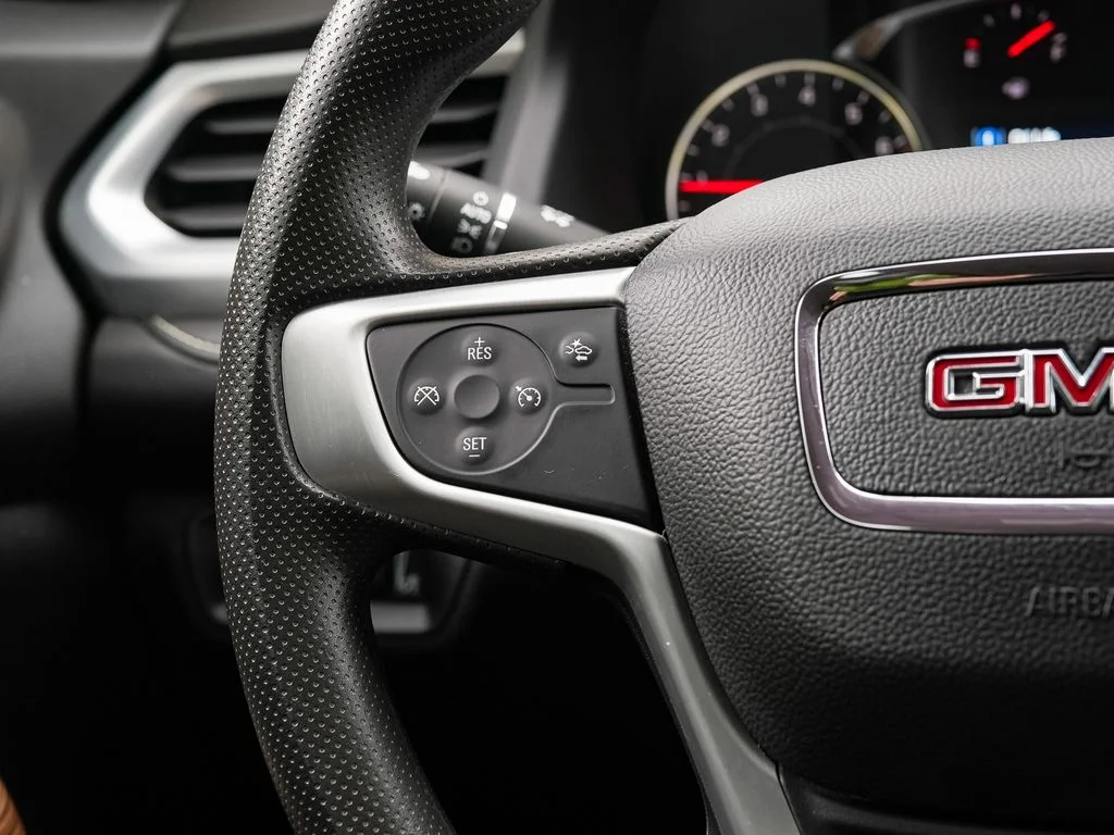 Used 2022 White GMC SLE image 22