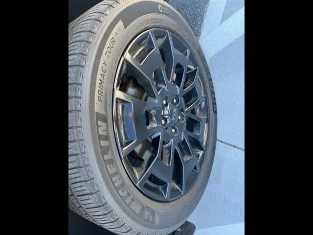 Used 2021 Purple Kia SX image 40