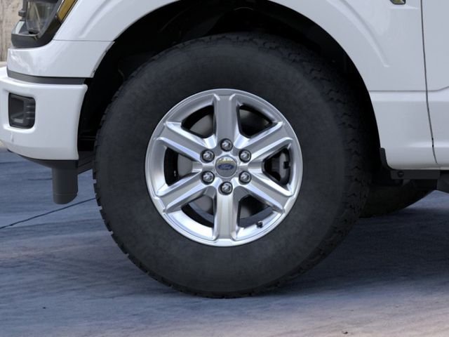 New 2026 Oxford White Ford XLT image 19