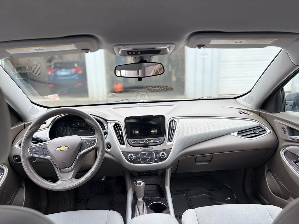 Used 2020 White Chevrolet LS image 14