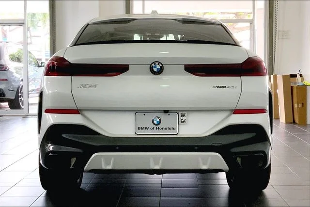Certified Used 2024 Mineral White Metallic BMW xDrive40i image 4