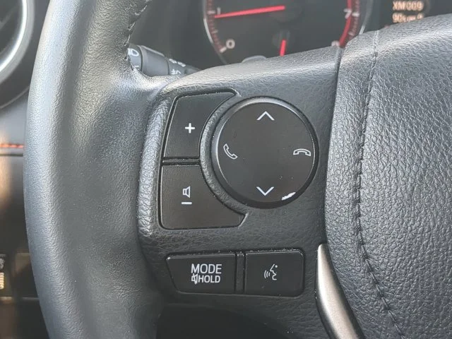 Used 2016 Silver Toyota SE image 29
