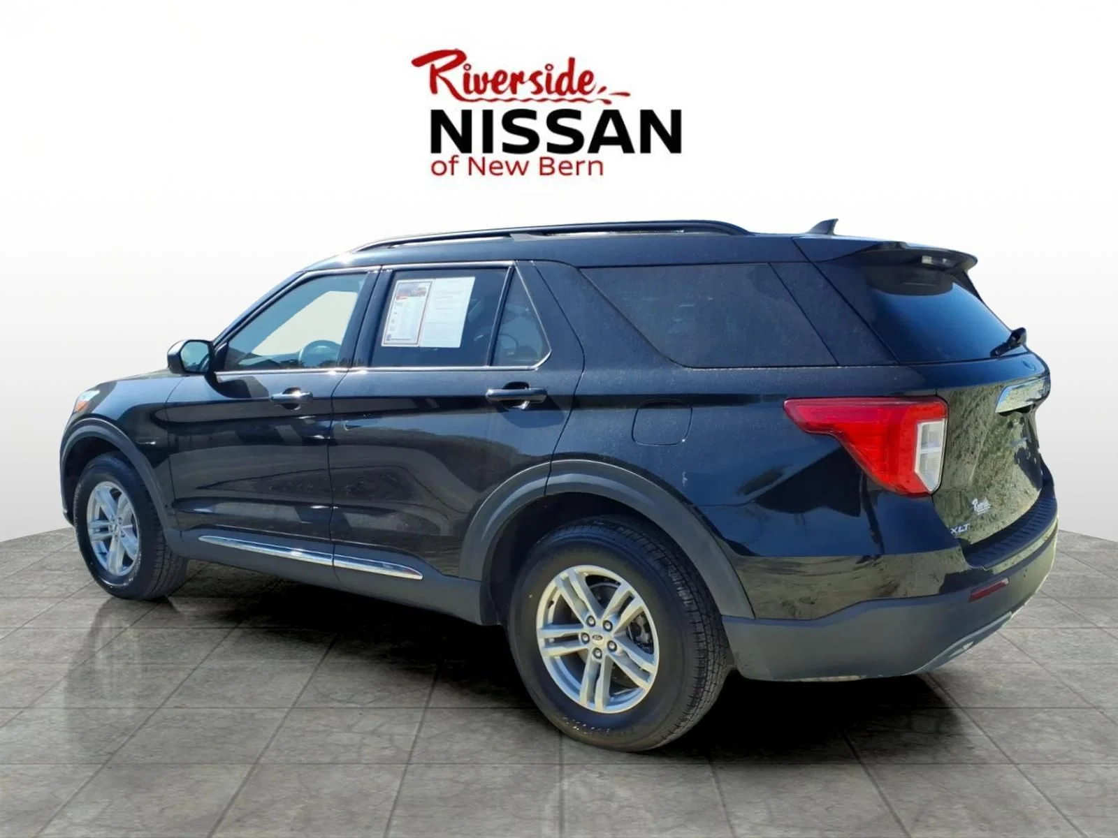 Used 2022 Black Ford XLT image 4