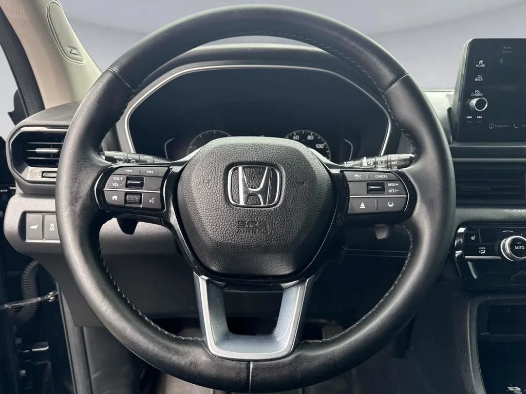 Used 2023  Honda Touring image 13