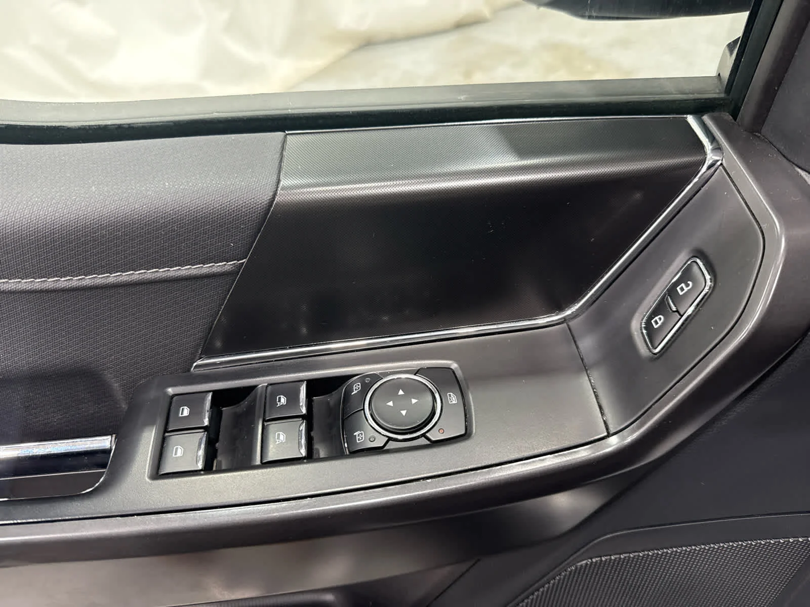 Used 2024 Silver Ford XLT image 15