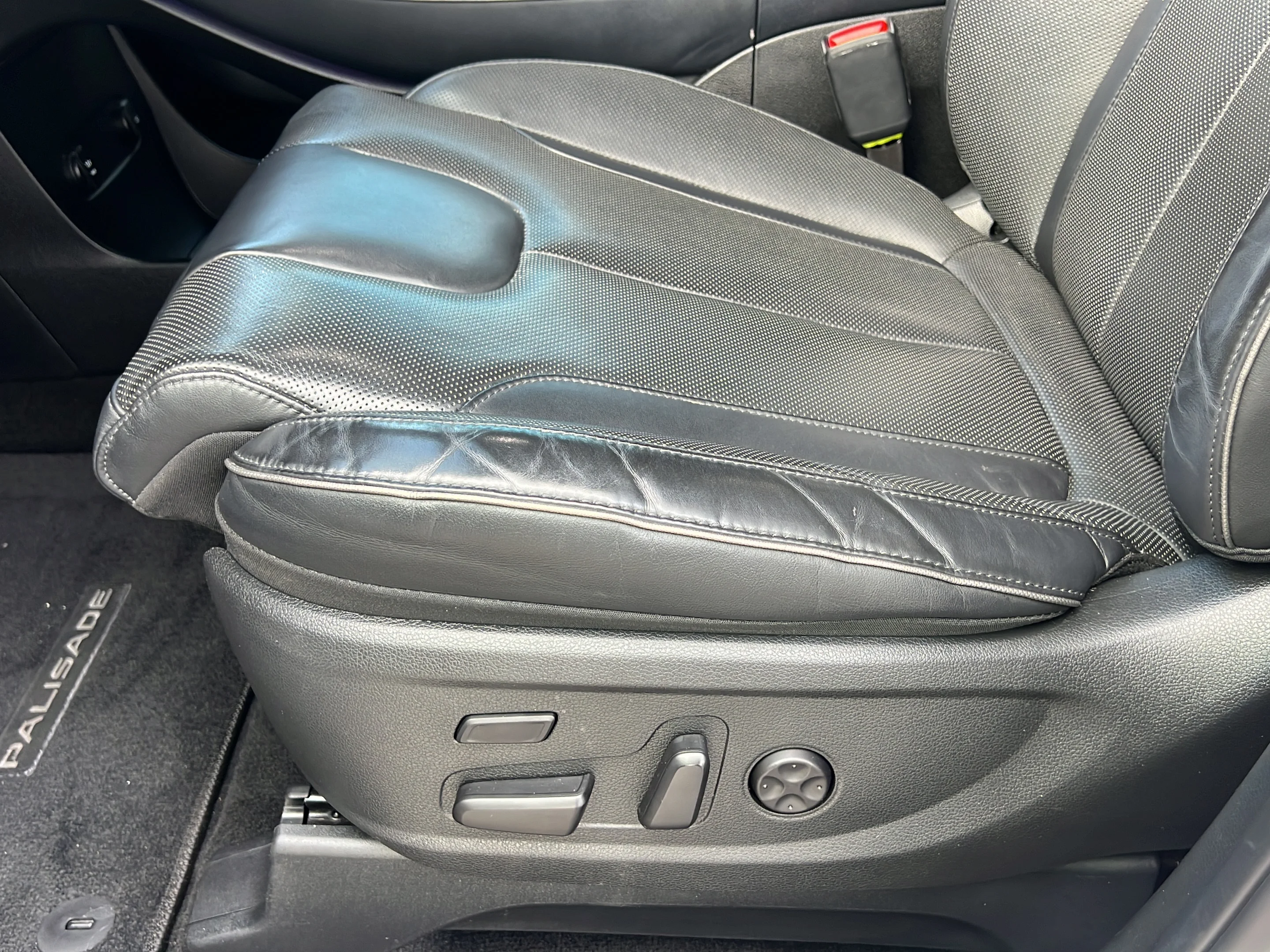 Used 2021 Hyper White Hyundai Calligraphy image 18