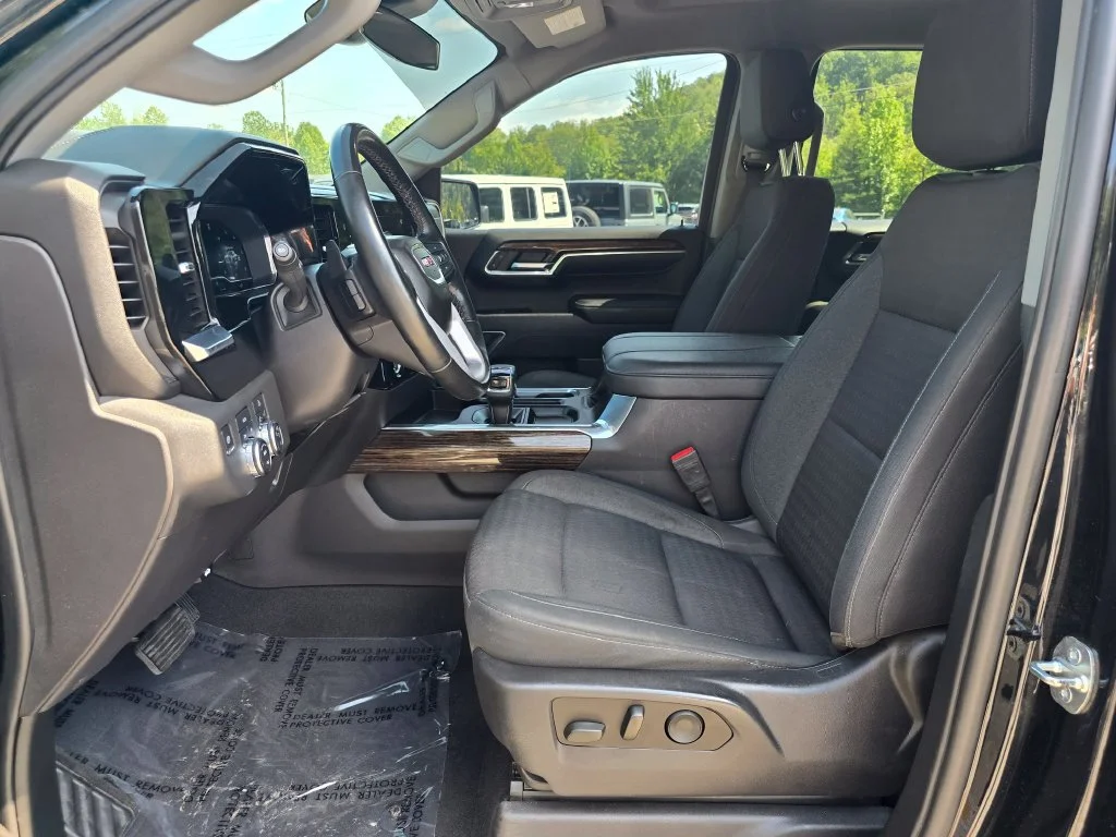 Used 2023 Black GMC Elevation image 4