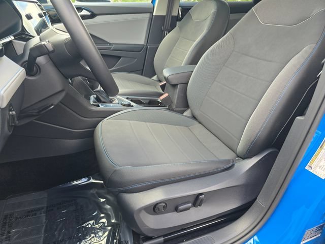 Used 2024 Cornflower Blue w/Deep Black Roof Volkswagen 1.5T SE Black image 5
