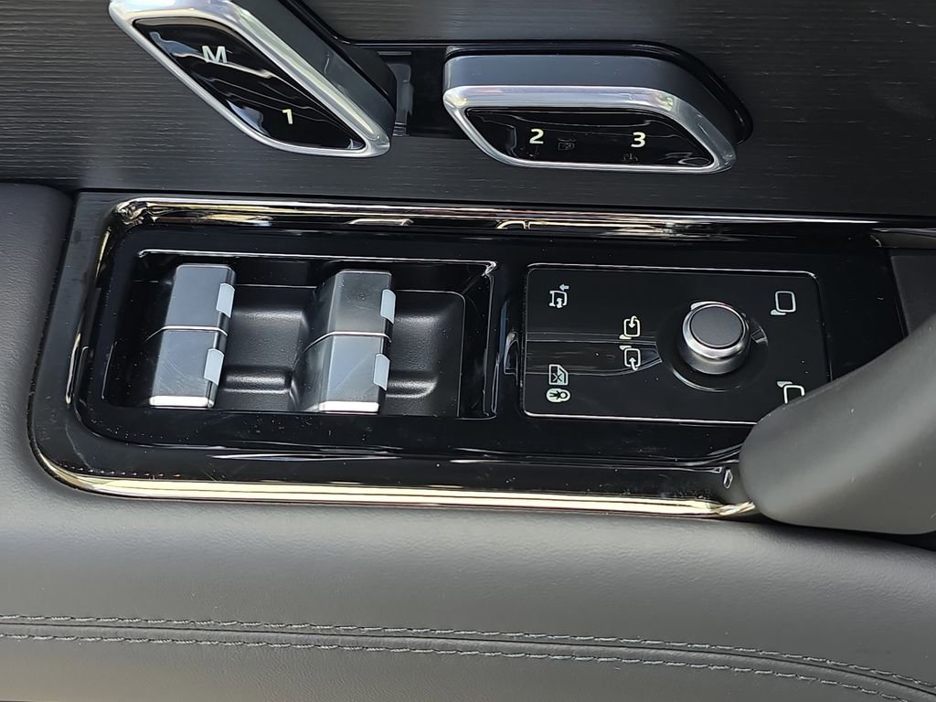 New 2026 Beige Land Rover Dynamic SE image 29