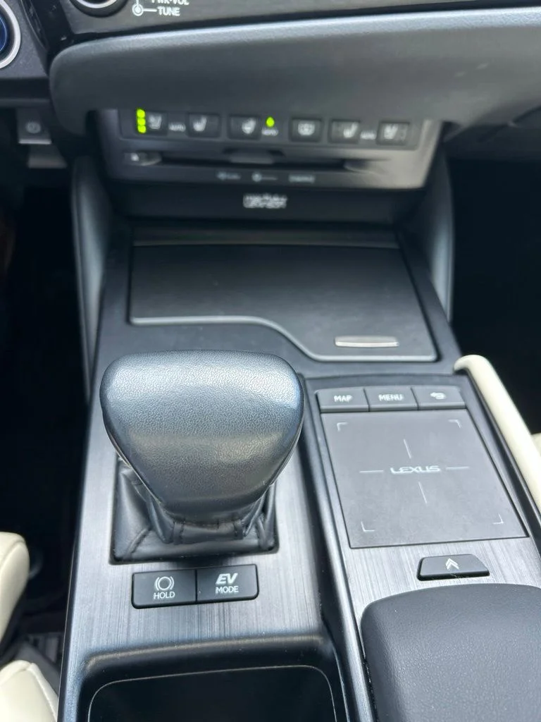Certified Used 2022 EMINENT WHITE PEARL Lexus 300h Ultra Luxury image 22