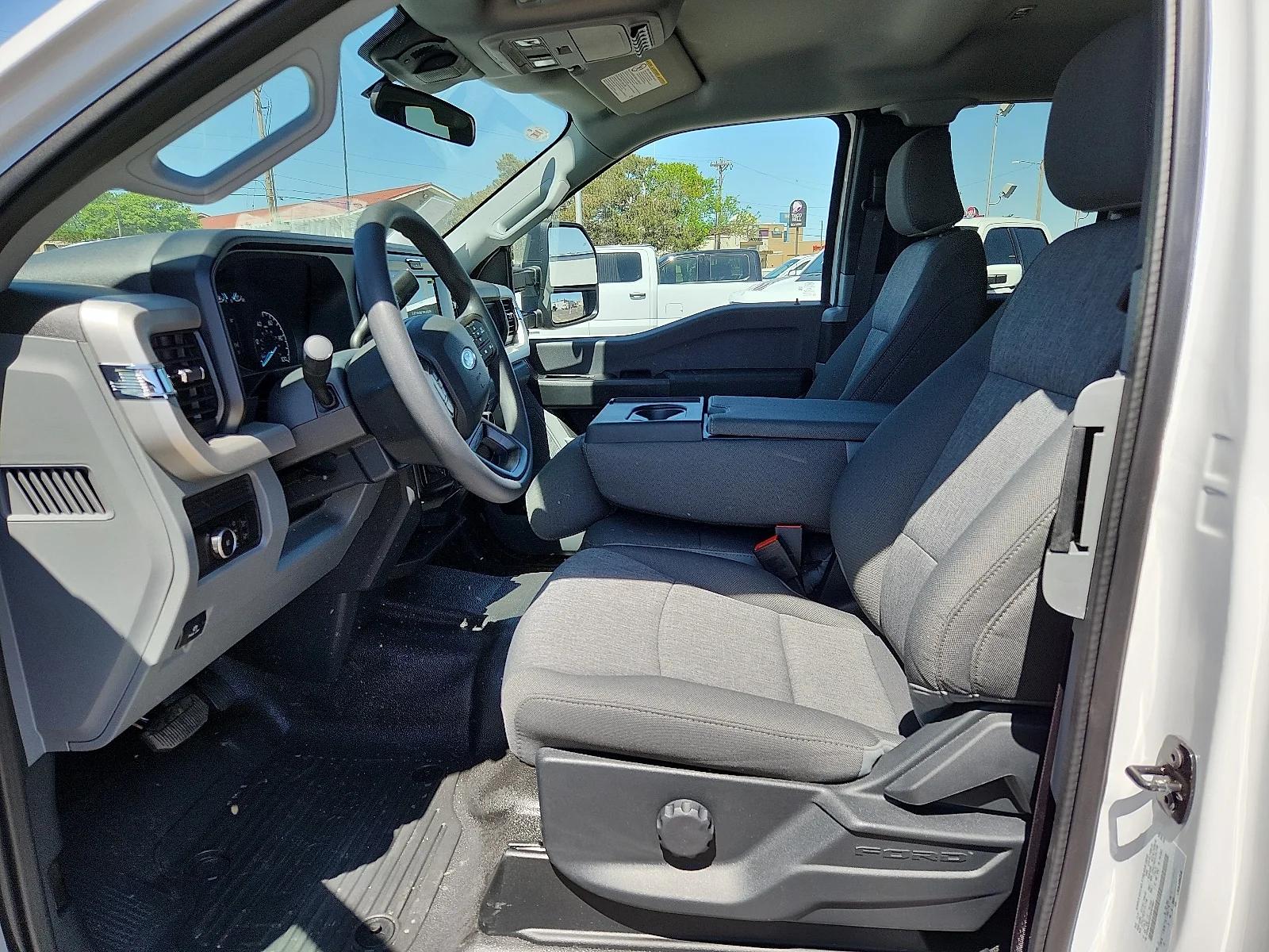 New 2026 Oxford White Ford F-350&reg; XL image 14